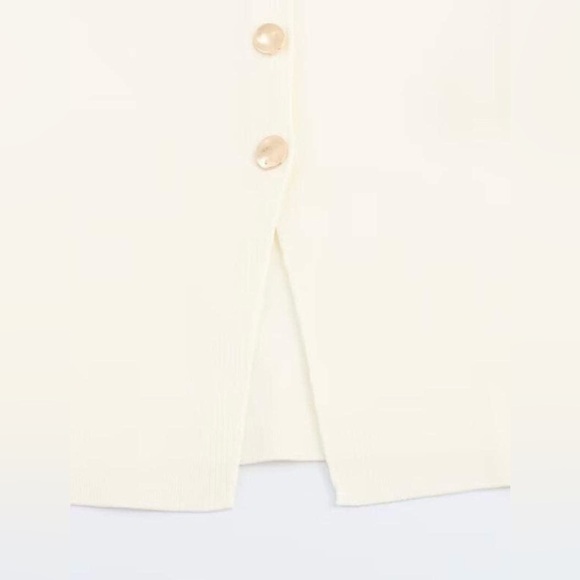NWT Boutique Rosie Cream Sleeveless Button-Up Vest | A-Line Round Neck Top - Picture 8 of 9